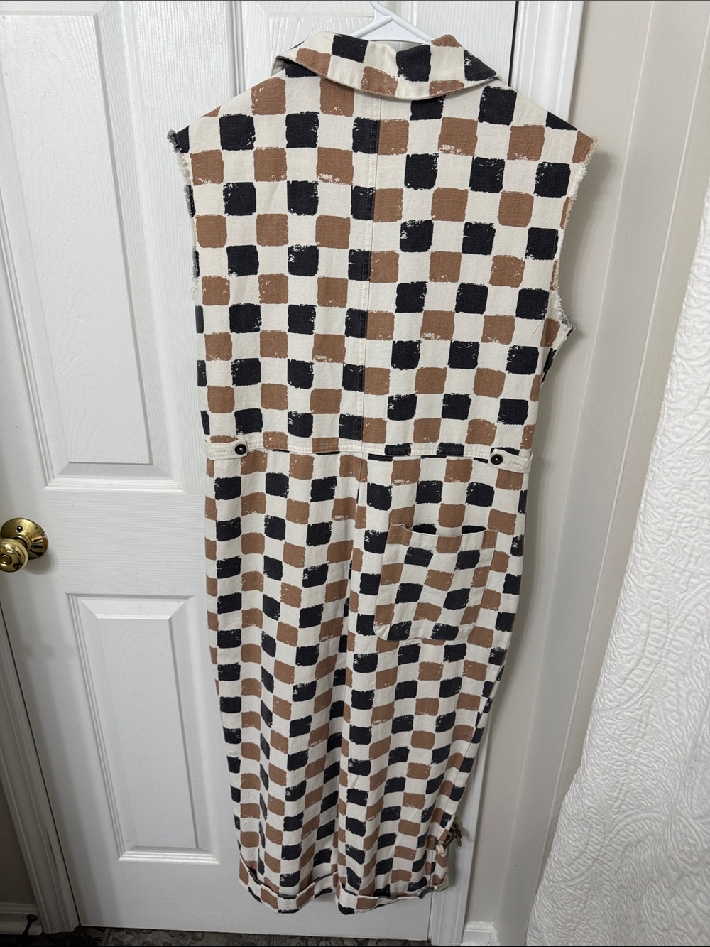 Sleeveless Checker Jumpsuit in Cream, Black & Brown - Picture 9 of 10